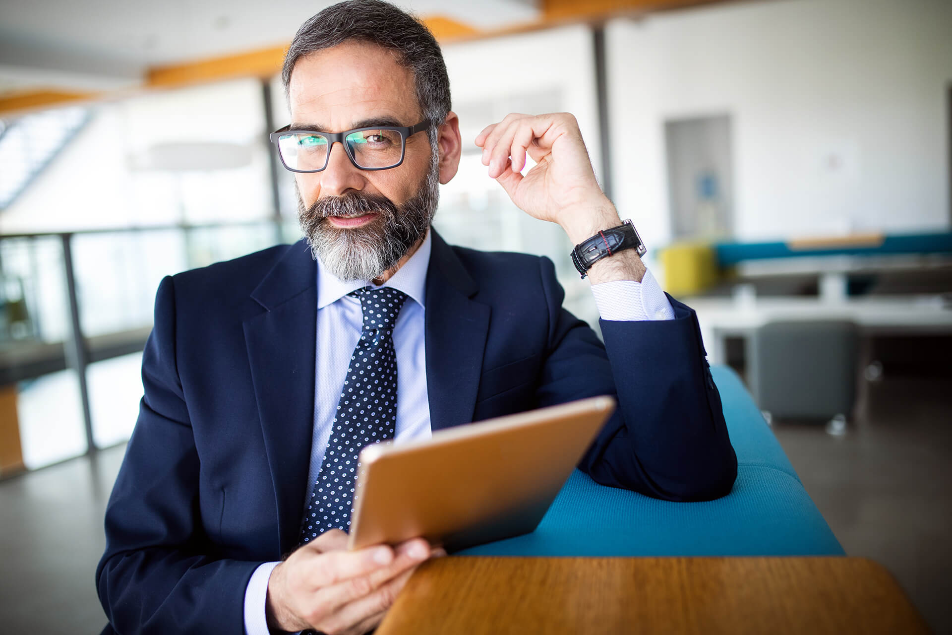 shot-of-thinking-financial-advisor-businessman-wor-AFYRT9E.jpg